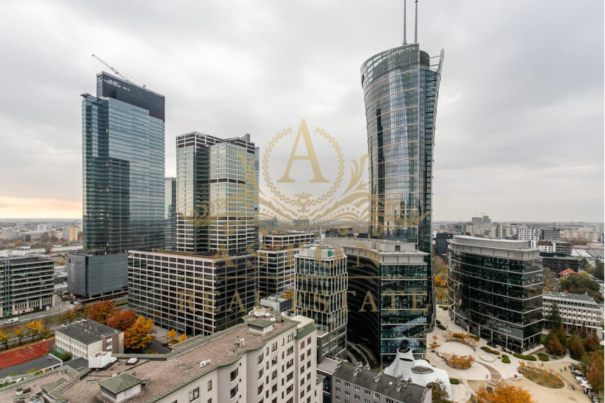 Warszawa, Śródmieście, Grzybowska, Luxury apartment on 21st floor in Platinum Towers