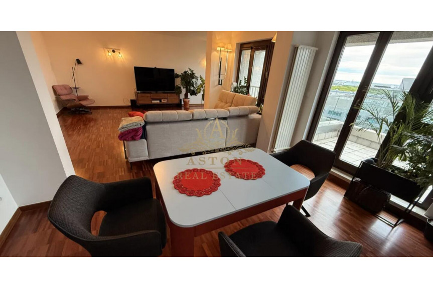 Warszawa, Śródmieście, Grzybowska, Przestronny apartament na Grzybowskiej